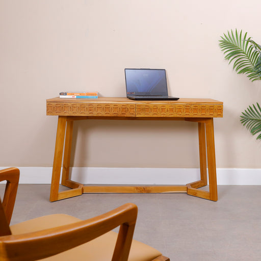 Enhance your workspace with the elegance and durability of our Austin work desk. Designed for professionals, creatives, and home-office enthusiasts, this desk blends premium materials, expert craftsmanship, and modern functionality to create a workspace that inspires productivity.
Overall Dimensions:
130 cm (Total Length) x 30 cm (Total Height) x 49 cm (Total Depth)