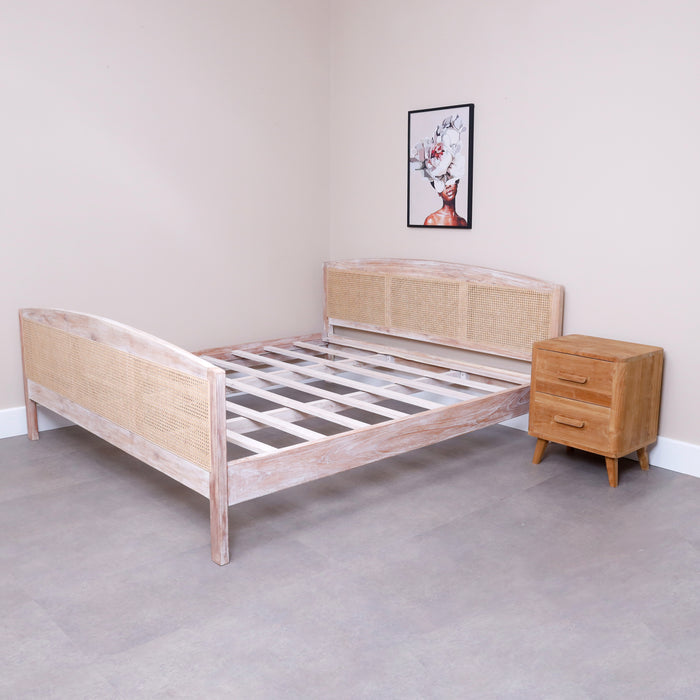 Kongsberg Bed