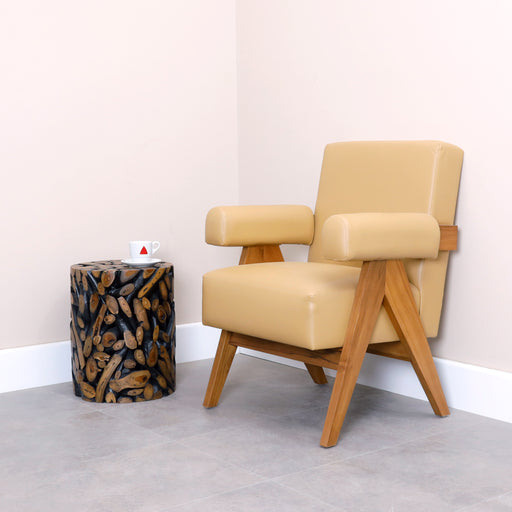 With its versatile design and neutral color palette, our Rococo Lounge Chair seamlessly integrates into any interior aesthetic. Whether you prefer modern minimalism or classic elegance, it's the perfect complement to your personal style. made with high quality teak, Faux leather and high-density foam, Rococo Lounge Chair is the perfect piece that is fit for any room.
Overall dimensions:seating: length: 50cm, depth: 45cm, height: 45cmtotal height: 85cm