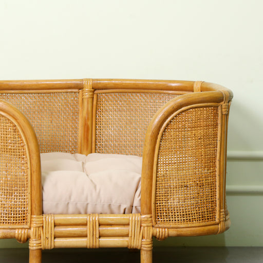 Introducing our Synthetic Rattan PetBed, a sanctuary of style and comfort for your furry friend. Crafted with care from high-quality synthetic rattan, this pet house blends seamlessly with your home decor while providing a cozy retreat for your beloved companion. Upgrade your pet's space with a touch of sophistication and undeniable comfort.Dimensions -
Small: Length 60cm x Depth 40cm x Height 40cmMedium: Length 90cm x Depth 55cm x Height 40cm