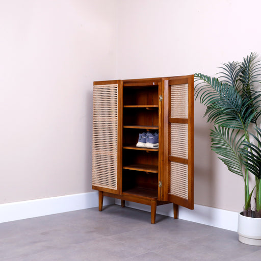 Organize your entryway with elegance and functionality! Made with responsibly sourced timber, our beautifully crafted Anko shoe rack, the perfect blend of style and practicality. With its sturdy construction and sleek design, this shoe rack not only keeps your footwear neatly arranged but also adds a touch of sophistication to any space.
Overall dimensions:length 80cm×depth 50cm× height 125cm