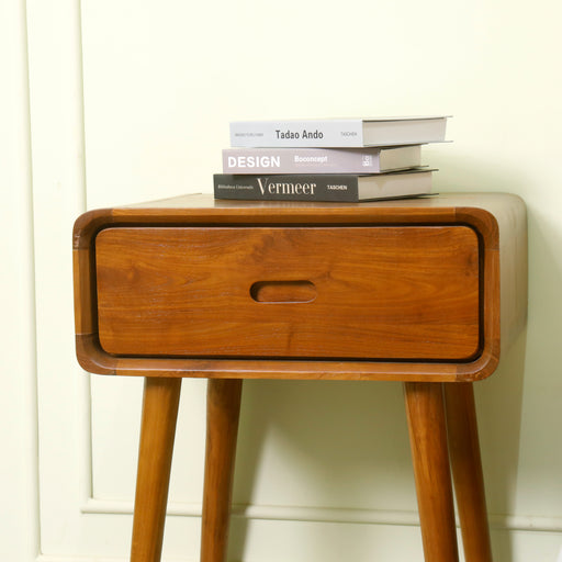 A modern side table created with amazing engineering and made to fit in any home.Dimensions : W50cm x D40cm x H66cm