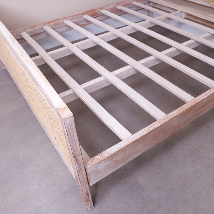 Kongsberg Bed