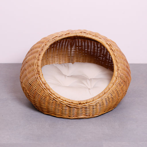 Introducing our Synthetic Rattan Pet House, a sanctuary of style and comfort for your furry friend. Crafted with care from high-quality synthetic rattan, this pet house blends seamlessly with your home decor while providing a cozy retreat for your beloved companion. Upgrade your pet's space with a touch of sophistication and undeniable comfort.Dimensions - 50 x 50 x 30