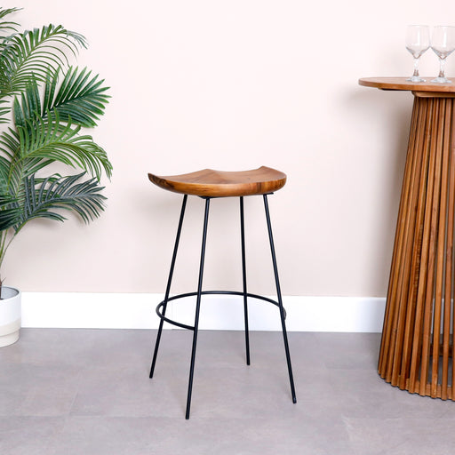 Add a touch of modern designer style to your home with our Ruffino Bar stool .Whether you prefer a contemporary look or a more traditional aesthetic, we have the perfect bar stool to elevate your space.
Overall dimensions:
length 45cm×depth 37cm×height 75cm