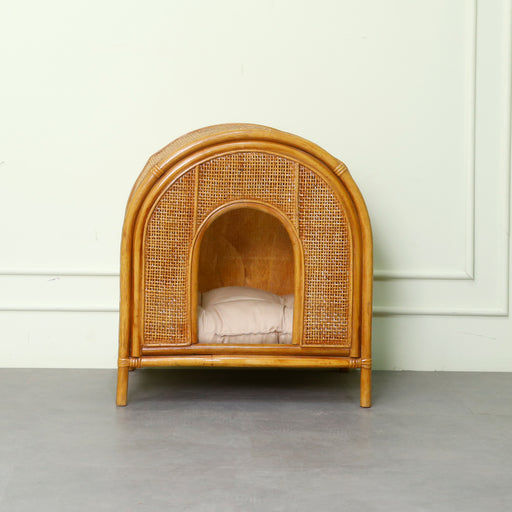 Treat your furry friend to ultimate comfort with our pet bed. Made with cozy materials, it's a perfect spot for your pet to rest and relax.
Total dimensions:
Length:39cm
Height:46cm