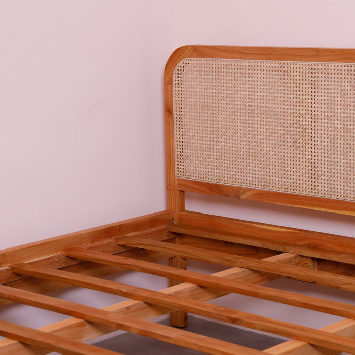 Avalynne Bed