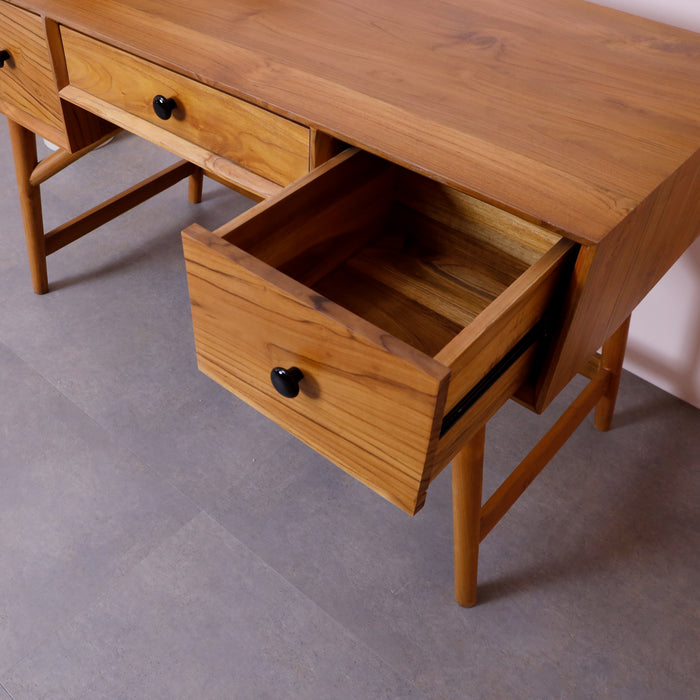 Larson Study Desk
