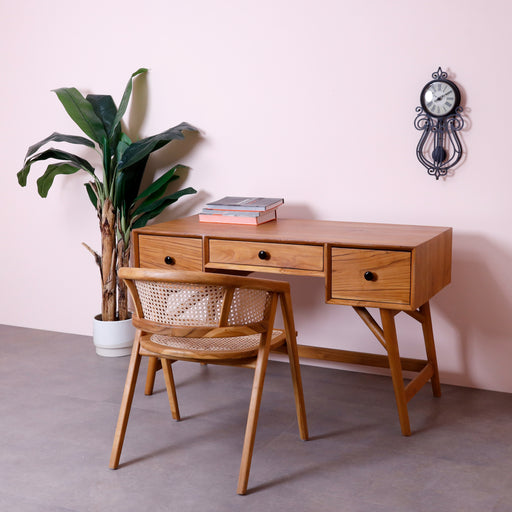 Enhance your workspace with our teak wood study desk.
Dimensions - 130x60x80cm