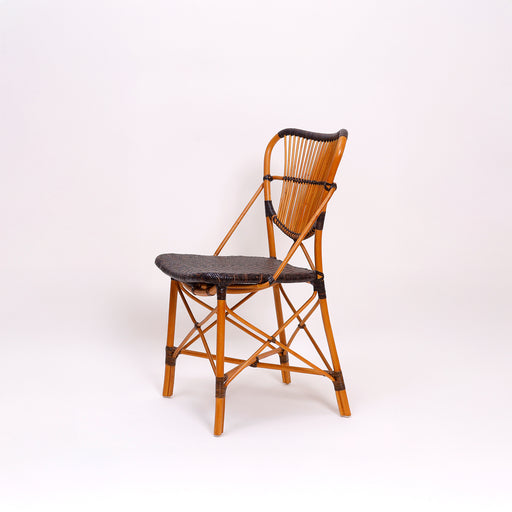 Relax in style with the Luma Lounge Chair, designed for maximum comfort and timeless elegance. Perfect for living rooms, reading corners, or cozy nooks, this lounge chair adds a touch of sophistication to any home.