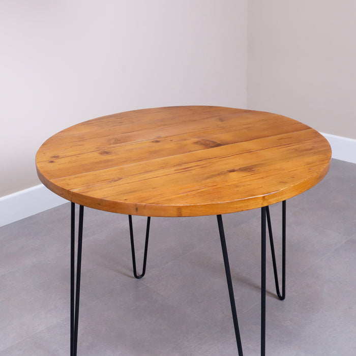 Caspar dining table