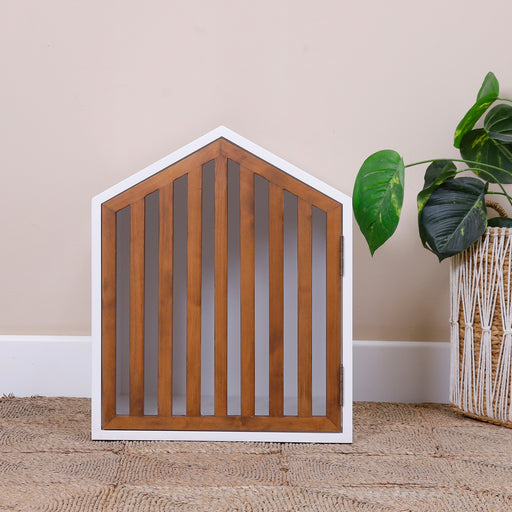 Provide your pet with a warm, secure retreat in our beautifully crafted Bruno pet house. Its compact size makes it perfect for smaller pets such as cats, small dogs, or rabbits, ensuring they have a cozy and safe place to rest. This pet house is the ideal choice for those seeking both functionality and style for their beloved pets.