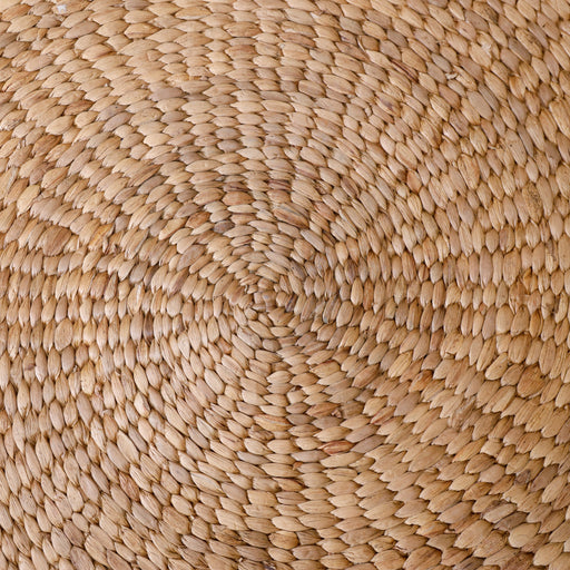 Elevate your living space with the timeless beauty of our sea grass rug. Meticulously hand-woven from the finest seagrass fibers, each rug boasts a unique texture and natural color variation, adding depth and character to your floors.
overall dimensions:Diameter: 100cm
