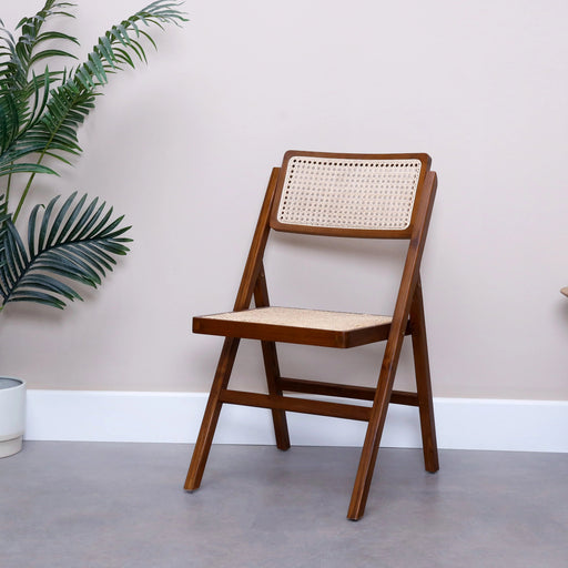 
No matter the occasion, these stylish foldable chairs, take a page from your dining room—a classic piece that is as timeless as they come.Dimensions -Seating : 42cm x 45cmTotal height : 88cmSeating to floor : 45.5cm
