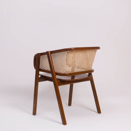 Add a touch of elegance to your dining area with the Costa dining chair, a perfect blend of natural beauty and contemporary design. The intricate rattan weaving creates a visual masterpiece, adding texture and depth to your space. Enjoy every mealtime with relaxed luxury, combining charm, sophistication, and comfort.
Dimensions:Seating: W 46cm × D 43cmFloor to Seating: 46cmTotal Height: 75cmArm to Arm (Outer): 54cm