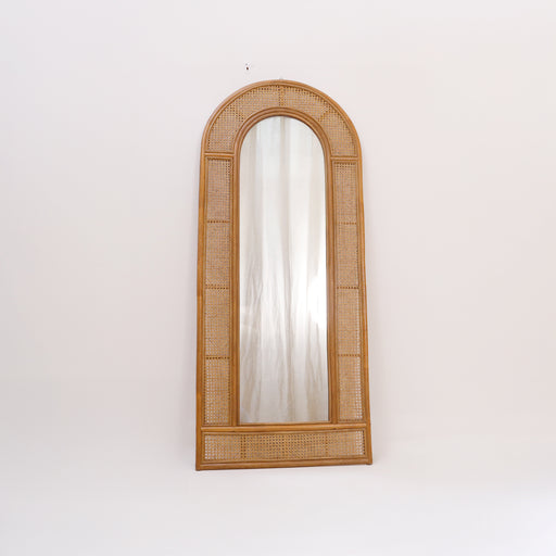 The Calen Mirror blends contemporary design with natural warmth. Handcrafted from natural rattan, it adds texture, style, and organic charm to any space. Perfect for hallways, bedrooms, or statement walls, it beautifully reflects light while enhancing modern and coastal interiors
Dimensions - Height: 150cmWidth: 75Cm