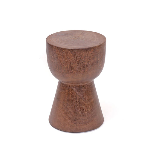 Functional and elegant, the Eira Side Table is crafted to blend seamlessly into any room. Ideal for holding lamps, books, or decorative accents
Height - 46cm
Diameter - 30cm