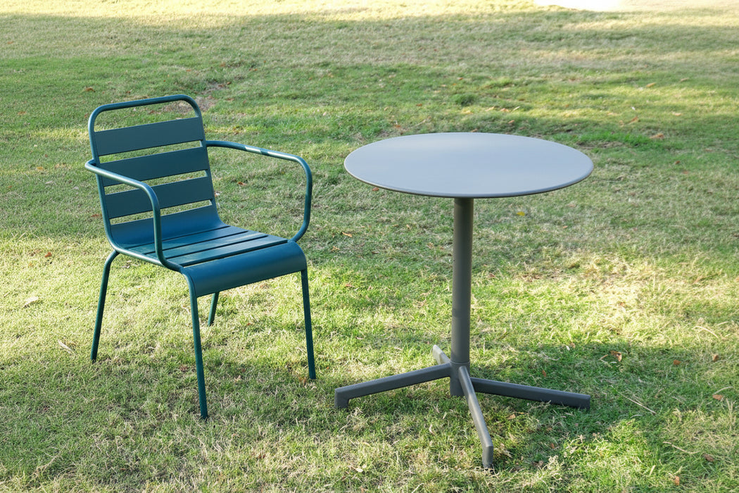 Dorado outdoor dining table