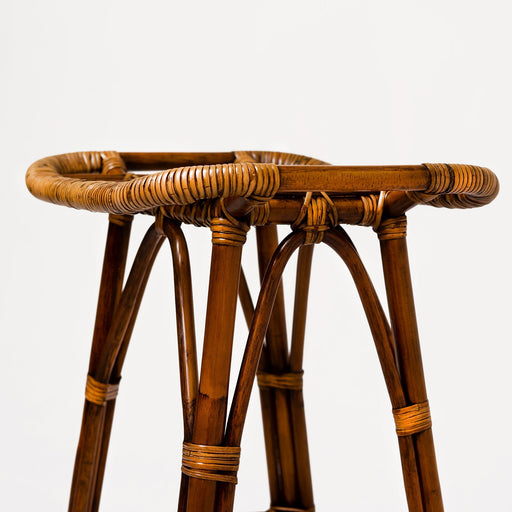 A high-quality stool with a classic, functional design to fit any home.Dimensions - Seating : 46cm x 40cm Total height : 74cm
