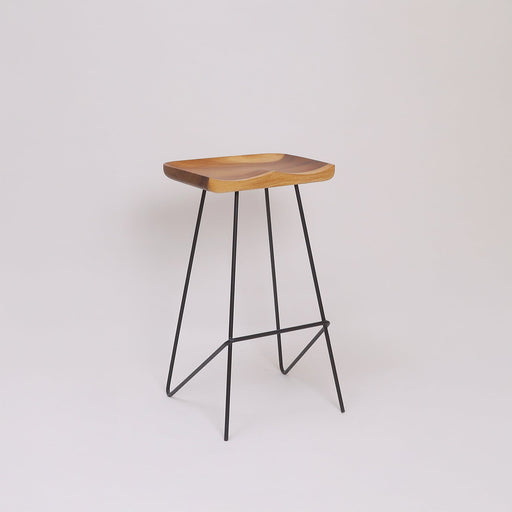 Add a touch of modern designer style to your home with this wooden slab.
Total height: 74cm (legs can be customized)
Note: Each slab is unique and has its own characteristicsan .
Custom dimensions will cost additional.
