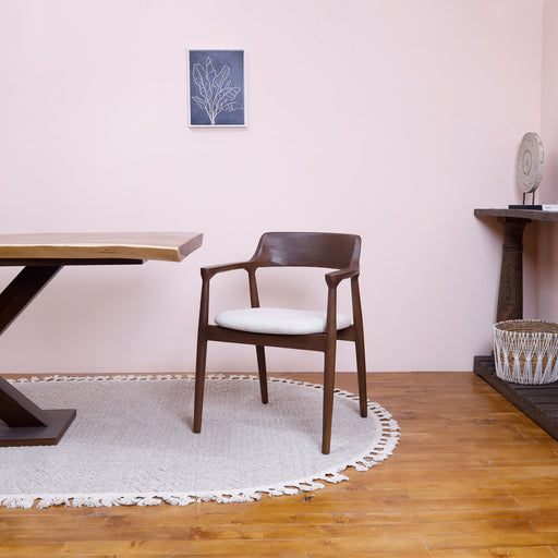 No matter the occasion, these stylish, solid wood chairs bring timeless elegance to your dining room, a classic piece that never goes out of style.
Note: Cushion is not removable.
Overall Dimensions:Seat: 50cm × 45cmSeat to Floor: 47cmTotal Height: 78cmArm to Arm: 58.2cm