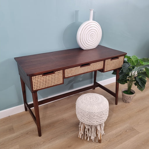 A stylish modern study desk with a timeless, natural finish, the rattan details of this piece are all about sophistication.
Dimension : W125cm x D53cm x H77cm